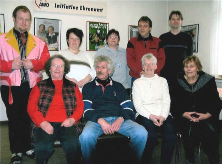 Das ehrenamtlich ttige AWO-Helferteam fr die Tafel-Zweigstelle Asseln am 12.04.2006